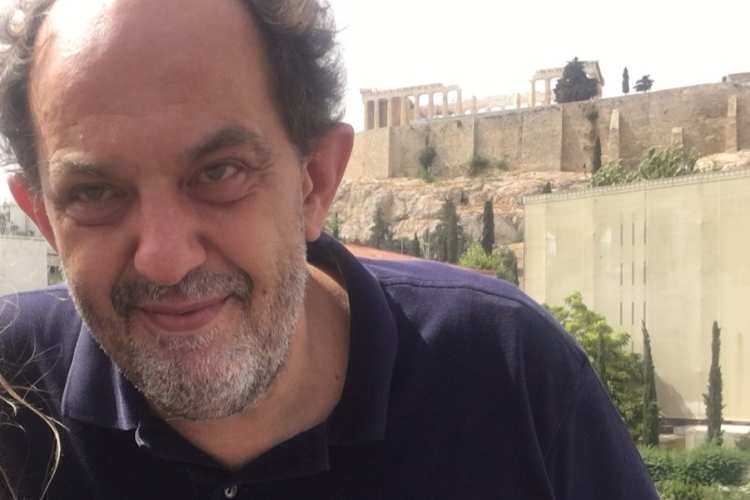 Raffaele Deluca emozionatissimo davanti all'Acropoli, Atene, luglio 2024 ©V. Nebel